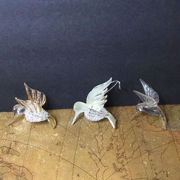 Set of three various devine glass hummingbird - Picture 1 of 4